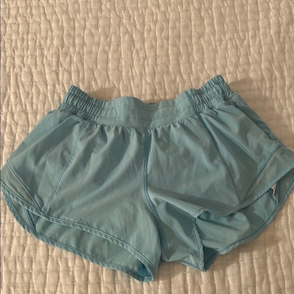 Women's Lulu hottie hot shorts 2.5 in low rise